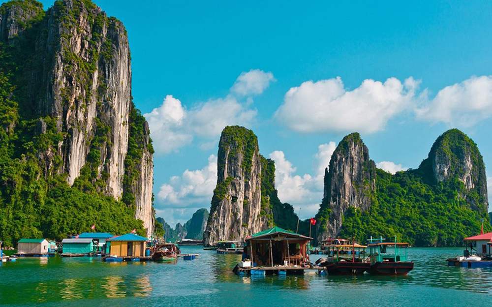 Cho thuê tàu du lịch tham quan Vịnh Hạ Long